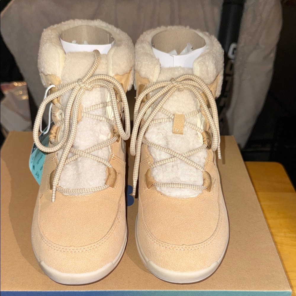 JBU Tan Winter Boots
